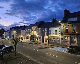 Main Street Swinford! - Swinford - Edificio