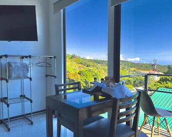 Black & White Apartments - Monteverde - Balcon