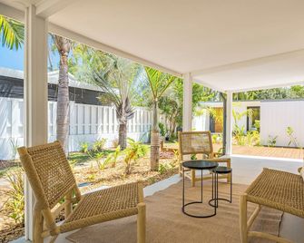 NEW: Exceptional villa with Creole charm at l'Ermitage-les-Bains - Saint-Gilles les Bains - Patio