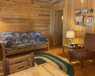 Willow Cabin at Columbia Mountain Ranch - Columbia Falls - Living room