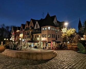 Hotel-Pension zum Hirsch - Hattersheim am Main - Building