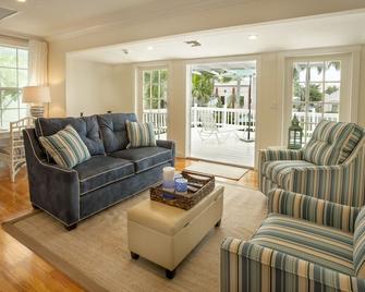 The Blue Pearl By Pbvr - West Palm Beach - Salon