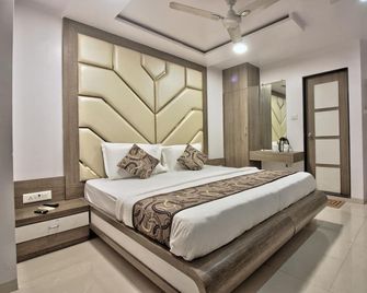 Hotel City View - Navi Mumbai - Schlafzimmer