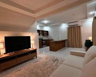 Entire Cozy Luxe 3 BR/ 3 Bath House for Couples and Groups - Couva