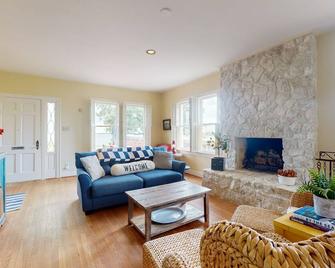 Lakefront Life - Burnet - Living room