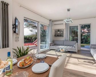 Villa Marzia Mare & Golf / 8 pax - Punta Ala - Salon
