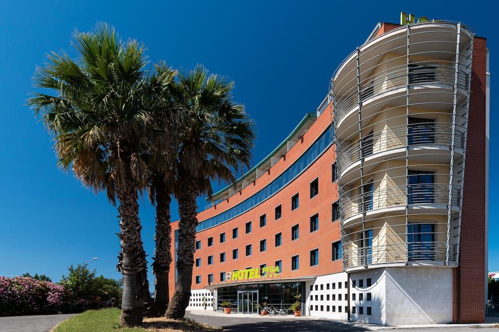 بي آند بي هوتل بيسا أيربورت - بيسا - مبنى