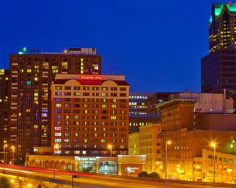 هامبتون إن سانت لويس-داون تاون (آت ذا جايتواي آيرك) - سانت لويس - مبنى