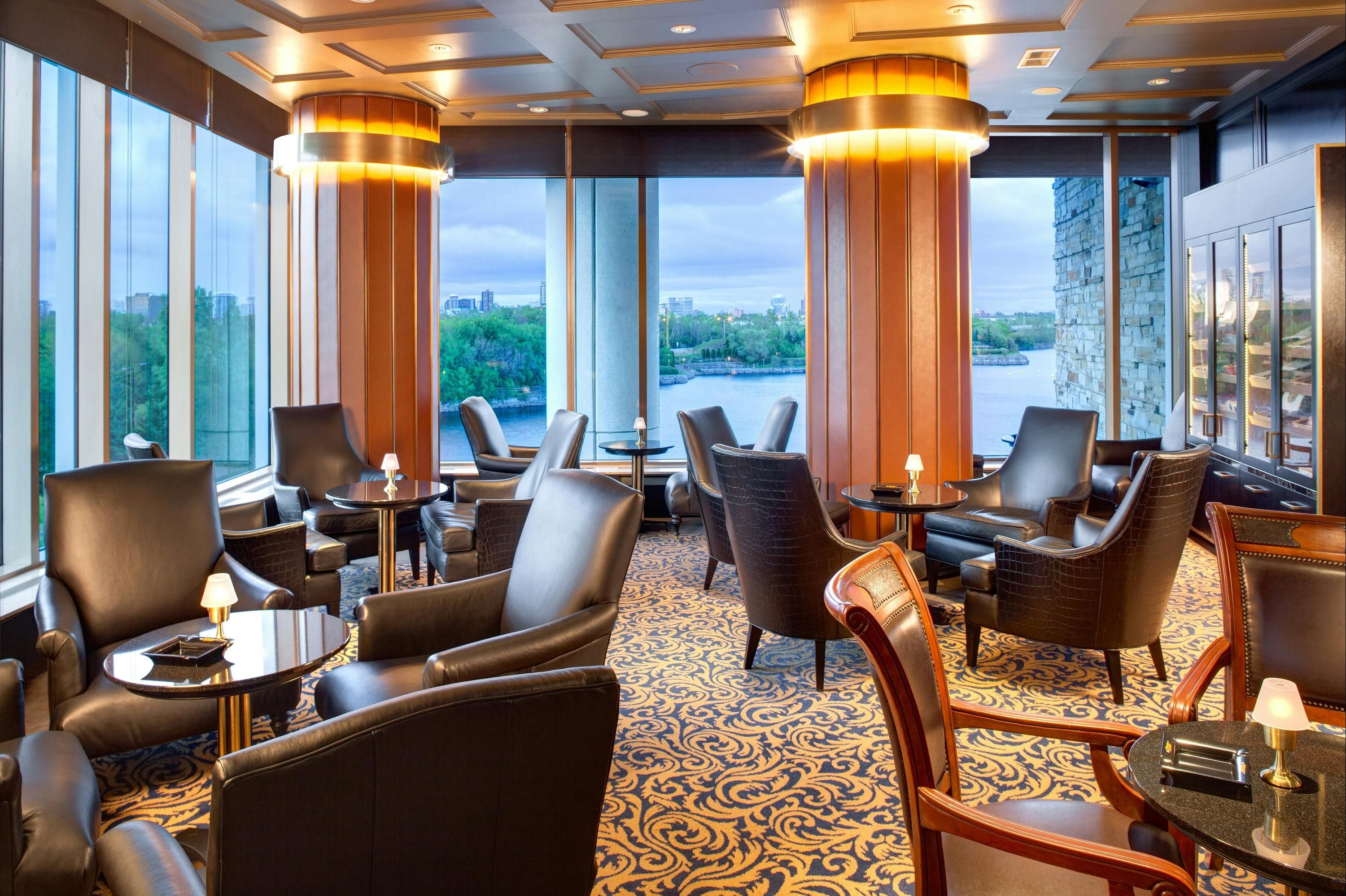 هيلتون لاك-ليمي - غاتينو - مطعم