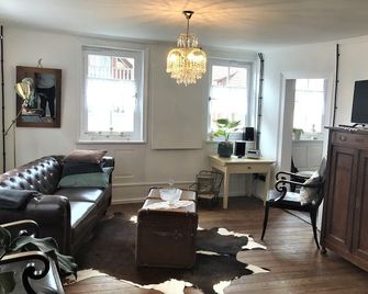 Ferienwohnung Bei Der Kirch - Münsingen - Wohnzimmer