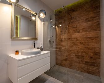 City Lights Apartments - Cracovia - Baño