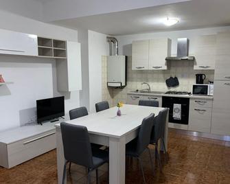 Appartamento in Centro a Udine - Udine - Cozinha