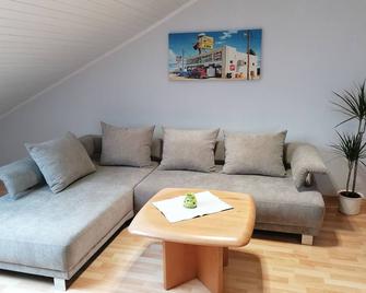 Gemütliche Ferienwohnung Taube am Fuße des Stammbergs in der Fränkischen Toskana - Litzendorf - Sala de estar
