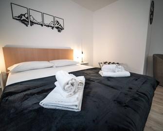 Il Cortiletto - Lecco - Schlafzimmer