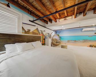 Westlake Boutique Hotel - Toronto - Bedroom