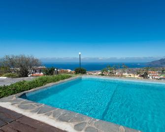 La Brujita - Frontera - Piscina