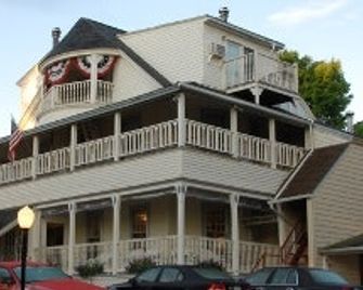 Castlemaine Inn - Bar Harbor - Building