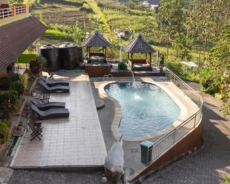 Villa Panderman Indah - Malang - Piscina