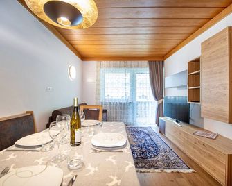 Apartment Brunelle - Selva di Val Gardena - Ruokailuhuone