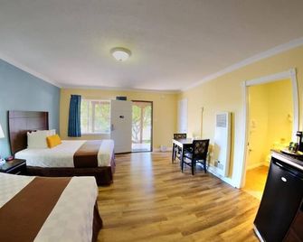 Palm Tropics Motel - Glendora - Bedroom