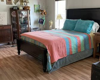 Time 2 Relax - Powells Point - Bedroom