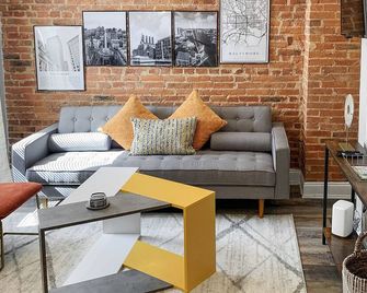 Cozy Modern Apt in the Heart of Fells Point! - בולטימור - סלון