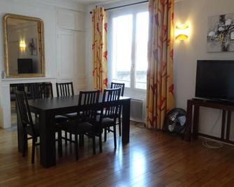 ApartHotel François 1er - 16ème - Вітрі-ле-Франсуа - Їдальня