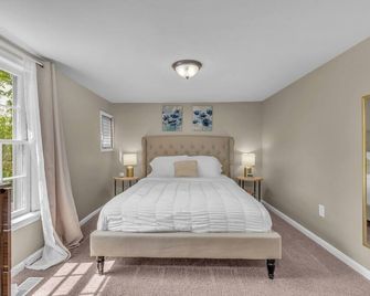 Princess Rsvp- Centrally Located, Minutes To Mary Washington Hospital & I95 - Fredericksburg - Bedroom