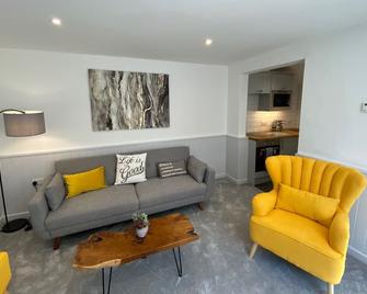 Sunnybeach Holiday Apartments - Paignton - Living room