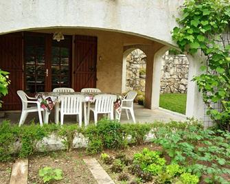 F2 rental on the ground floor - Mouans-Sartoux - Patio