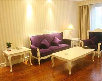 Shanghai Jingyuan Resort Hotel - Shanghai - Living room