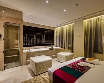 Nagaworld Hotel & Entertainment Complex - פנום פאן - ספא