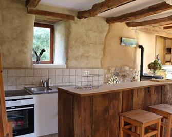 Charm and Nature - Mud House in Brocéliande - Saint-Méen-le-Grand - Cuisine