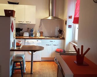 Apartment 2 to 4 people 100m from the beach - Saint-Cast-le-Guildo - Cuisine