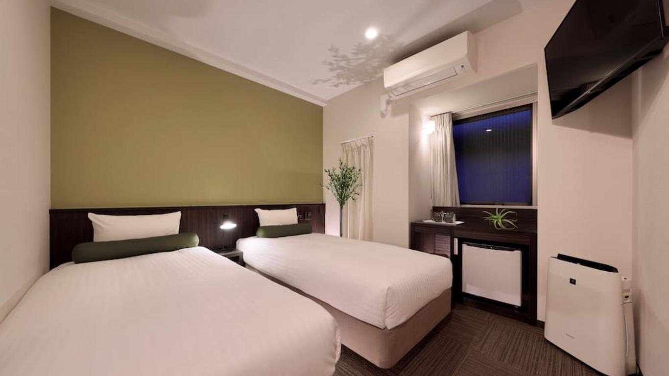Nipponbashi Crystal Hotel