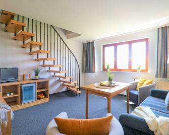 Ferienzimmeranlage Deutsches Haus Deutsches Haus App 35 - Ostseebad Wustrow - Wohnzimmer