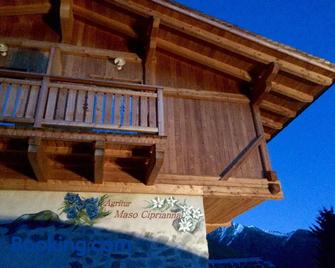 Agritur Maso Ciprianna B&B - Rabbi - Gebäude