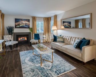 Business Travel Friendly Apartment Home/King Bed - Rocklin - Wohnzimmer