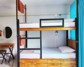 Theppahrak Hostel Khaolak - Khao Lak - Chambre