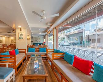 Hotel Misty Meadows by Vanyum - Pachmarhi - Restaurant