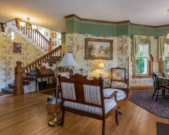 Kingsley House Bed & Breakfast - Full Home - Fennville - Sala de estar