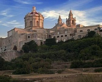 3BR Coastal Gem in St Paul's Bay - Saint Paul’s Bay - Building