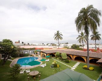 Hotel & Motel Hacienda Jiutepec - Jiutepec - Piscina