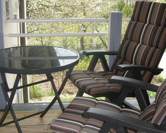 Apartment for up to 5 people, 2 bedrooms, child-friendly, quiet - Villingen-Schwenningen - Balkon