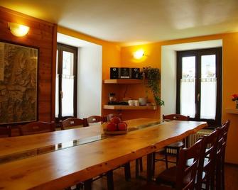 Indren Hus - Alagna Valsesia - Dining room