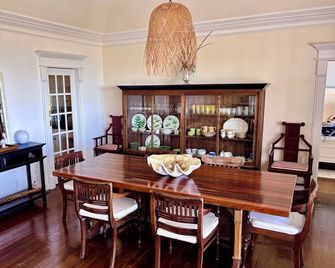 Beautiful House Right On The Beach, very private neighborhood with tennis - Фріпорт - Їдальня