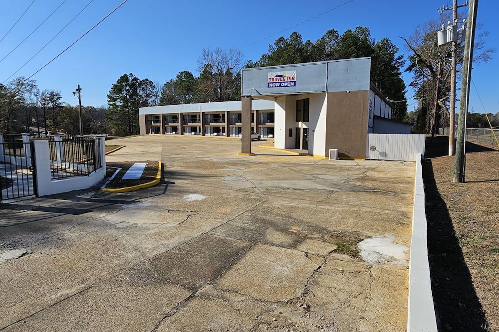 Travel Inn - Brandon