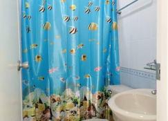 Entire 2nd Floor Apartment in Front of Robinsons Xentro Mall - Vigan City - Bathroom