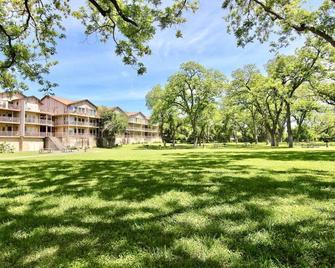 Rose' River Retreat | Guadalupe River | Sleeps 6 - New Braunfels - Outdoor view