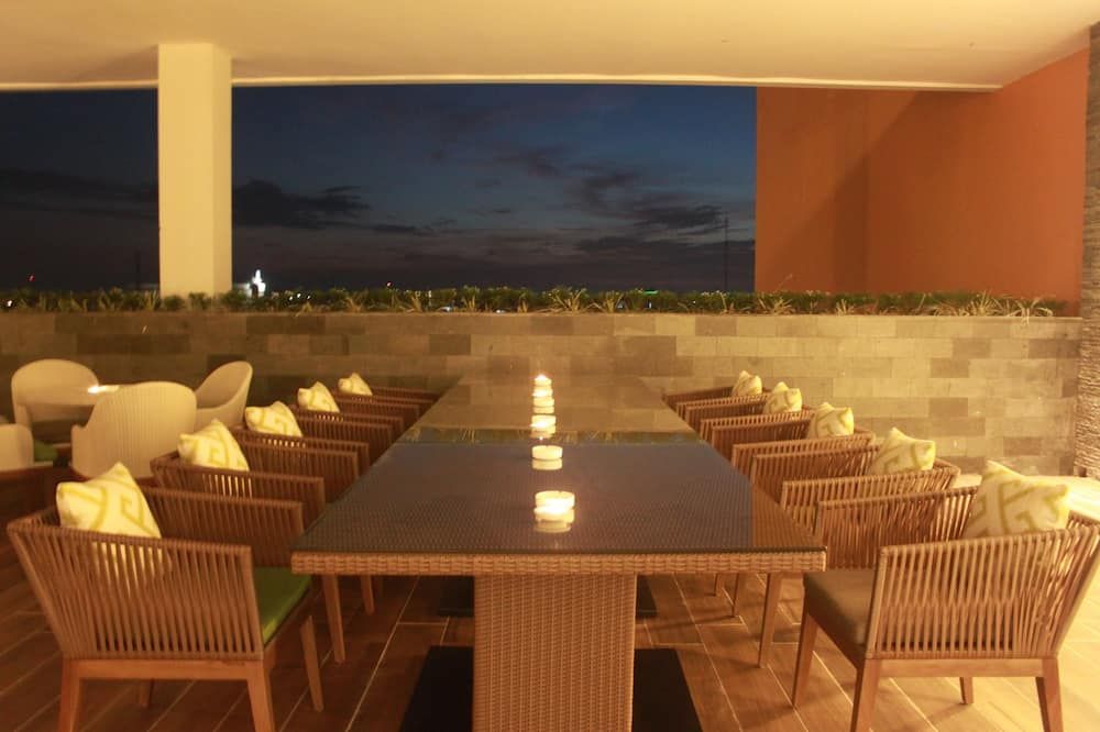 Fox Hotel Pekanbaru - פקאנבארו - מסעדה